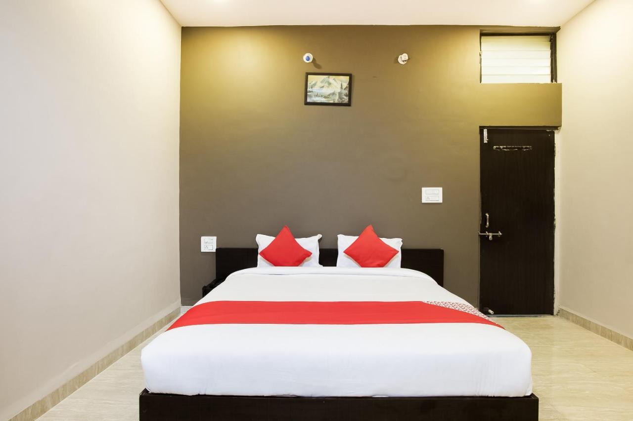Oyo 39381 Kalajanki Hotel Ujjain Esterno foto
