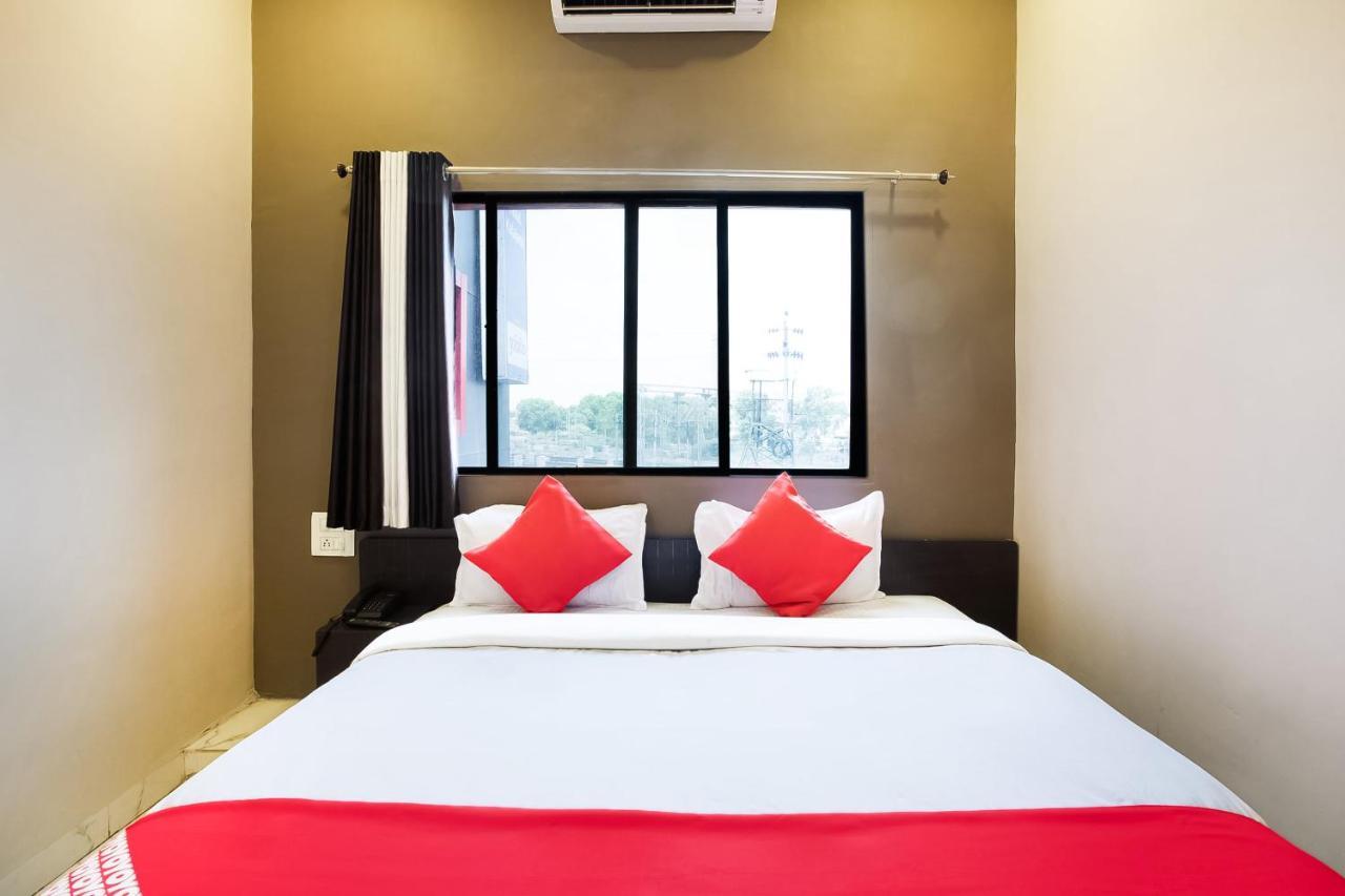 Oyo 39381 Kalajanki Hotel Ujjain Esterno foto